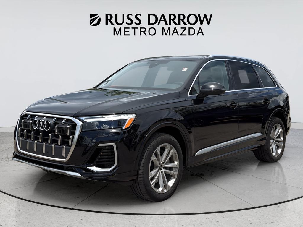Audi Q7 Vehicle Full-screen Gallery Image 01