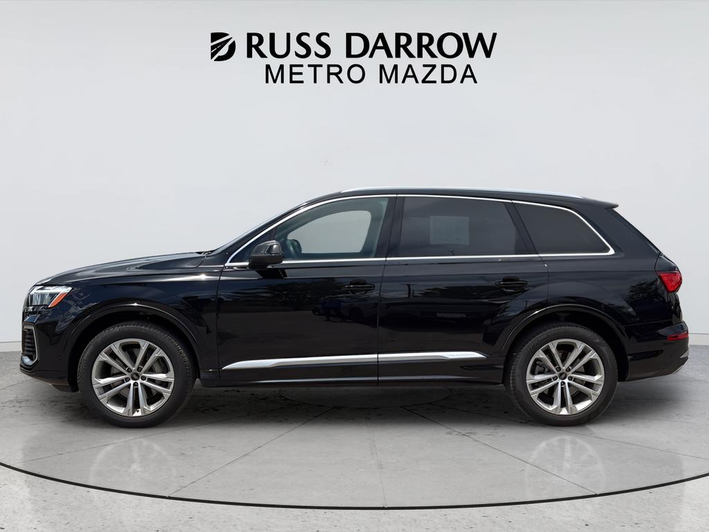 Audi Q7 Vehicle Full-screen Gallery Image 02