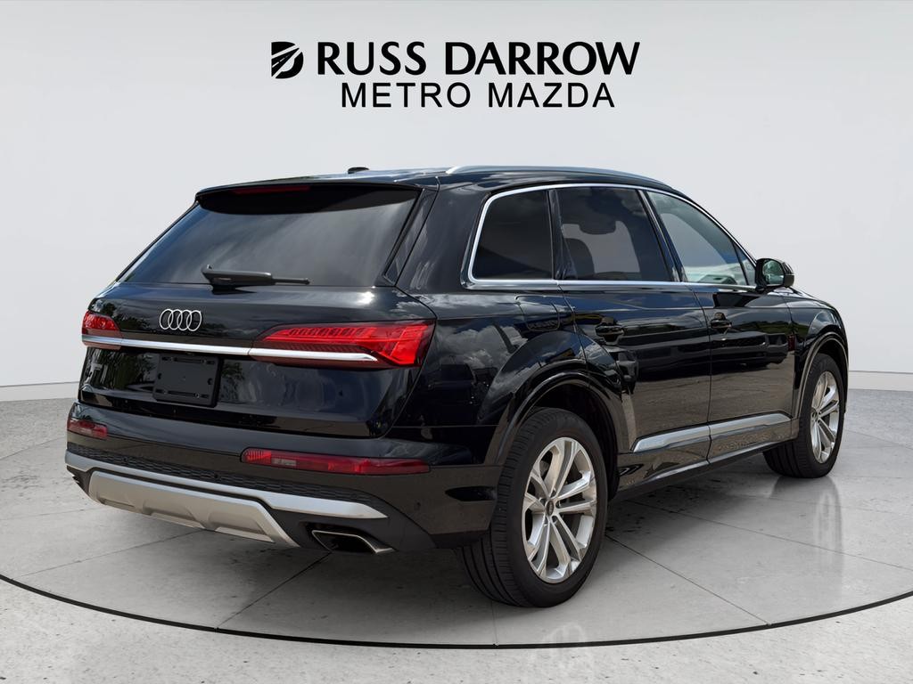 Audi Q7 Vehicle Full-screen Gallery Image 05