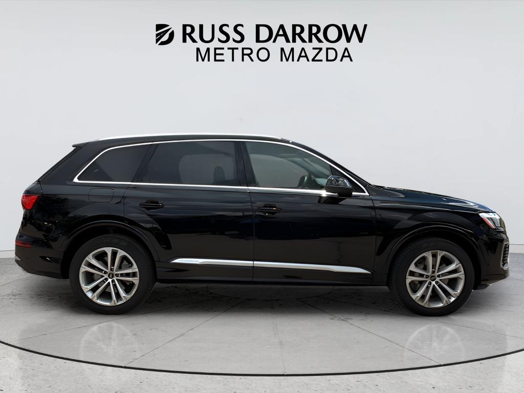 Audi Q7 Vehicle Full-screen Gallery Image 06