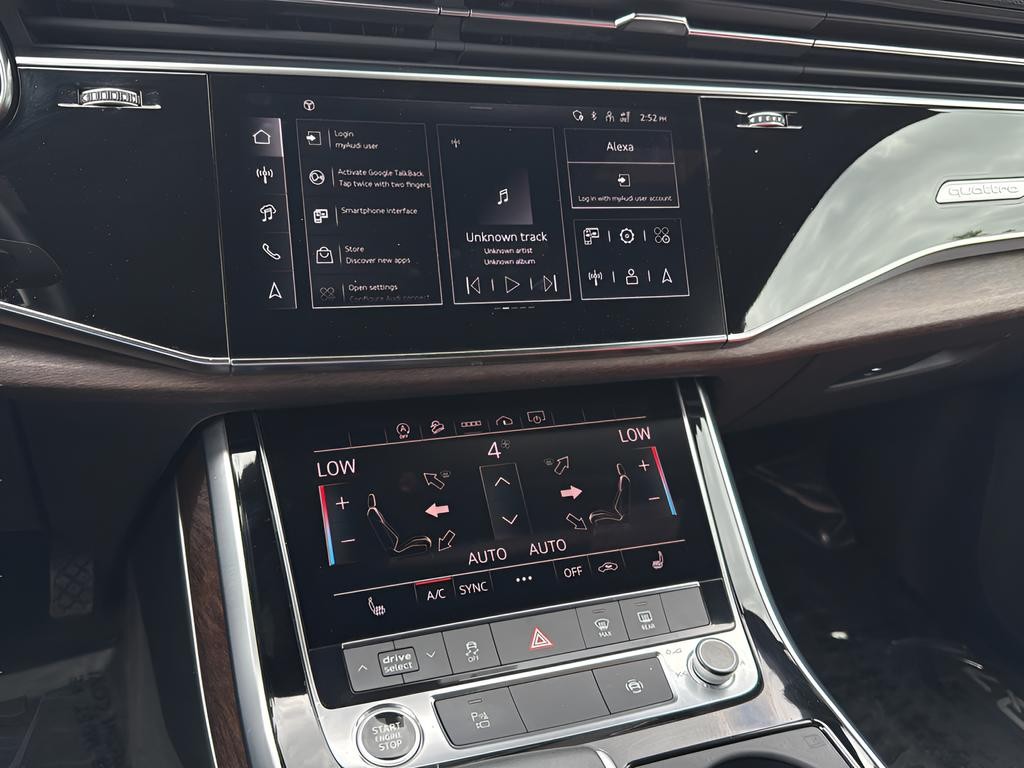Audi Q7 Vehicle Full-screen Gallery Image 11