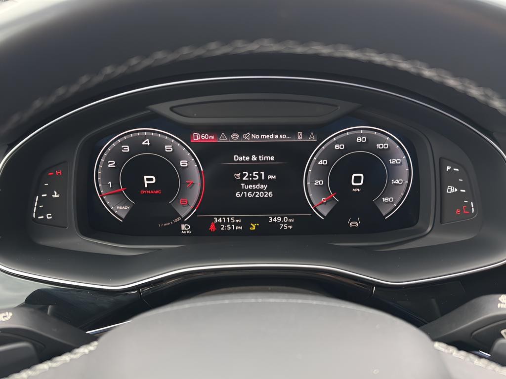 Audi Q7 Vehicle Full-screen Gallery Image 17