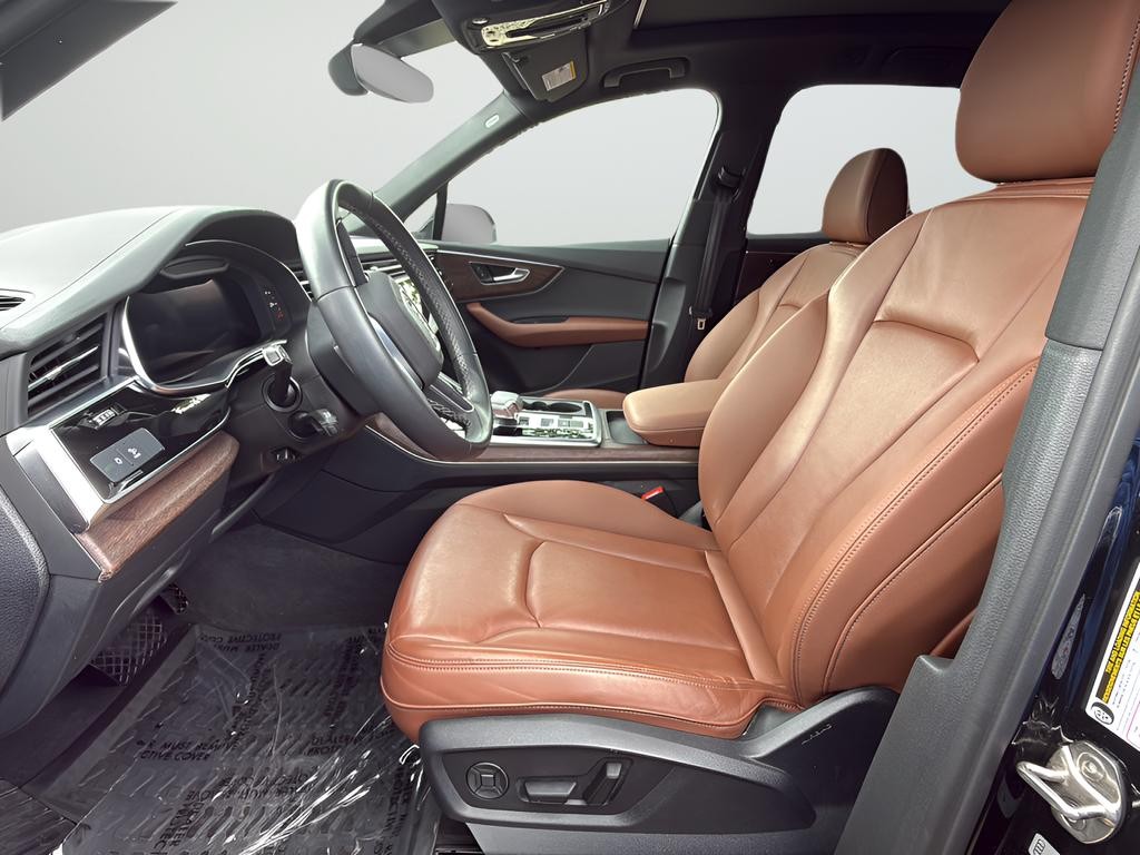 Audi Q7 Vehicle Full-screen Gallery Image 19