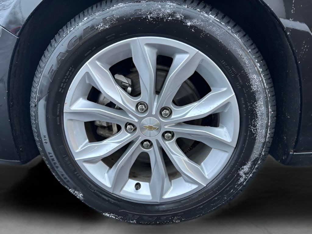 Chevrolet Malibu Vehicle Full-screen Gallery Image 09