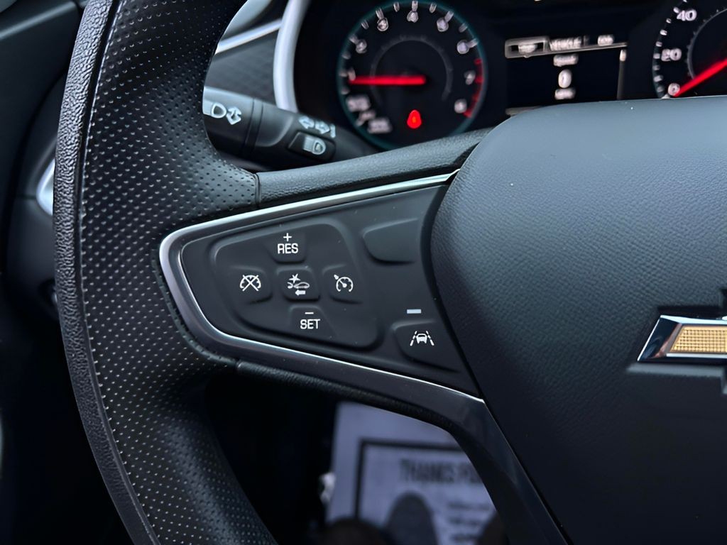 Chevrolet Malibu Vehicle Full-screen Gallery Image 12