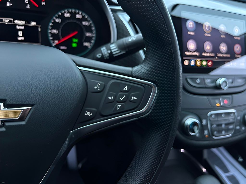Chevrolet Malibu Vehicle Full-screen Gallery Image 13