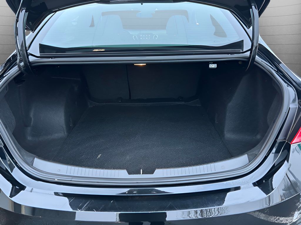 Chevrolet Malibu Vehicle Full-screen Gallery Image 30