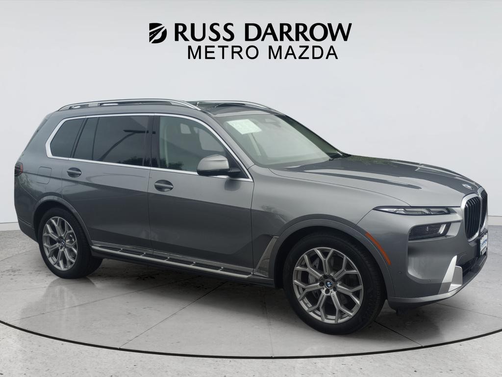BMW X7 Vehicle Full-screen Gallery Image 07