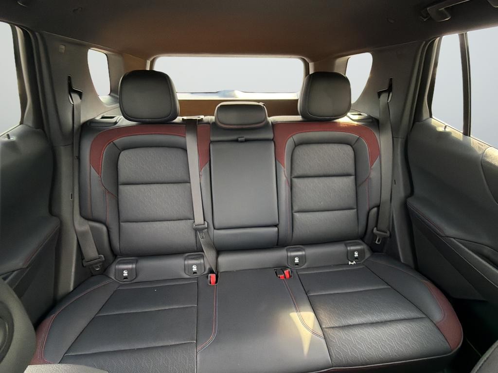 Chevrolet Equinox Vehicle Full-screen Gallery Image 27