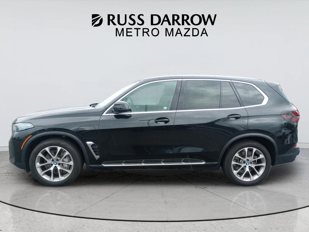 BMW X5 Vehicle Full-screen Gallery Image 02