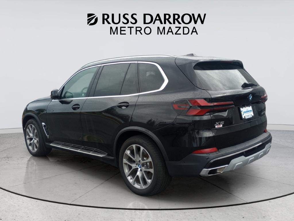 BMW X5 Vehicle Full-screen Gallery Image 03