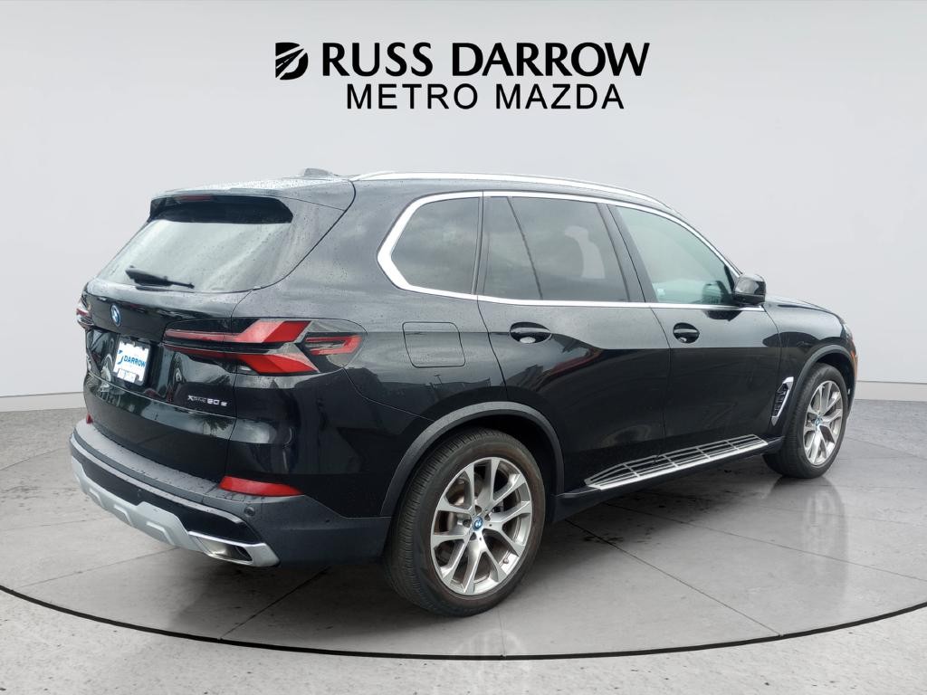 BMW X5 Vehicle Full-screen Gallery Image 05