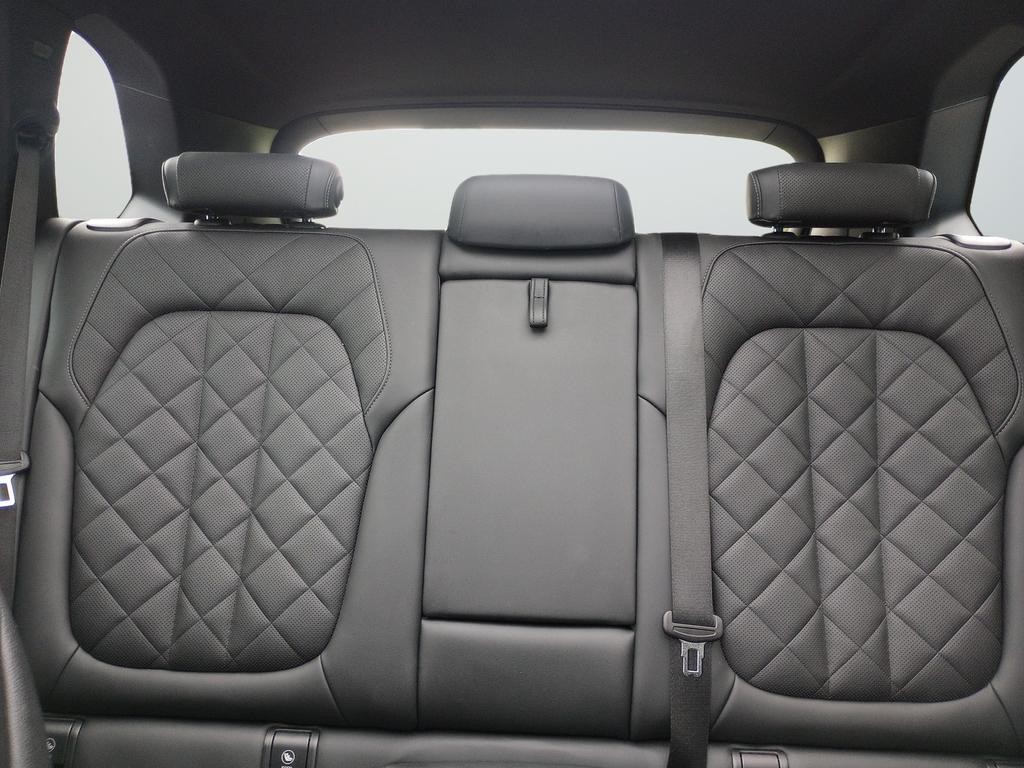 BMW X5 Vehicle Full-screen Gallery Image 28