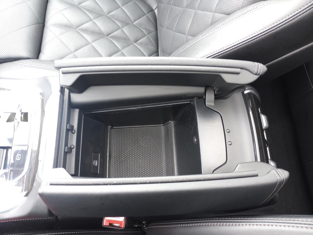 BMW X5 Vehicle Full-screen Gallery Image 36