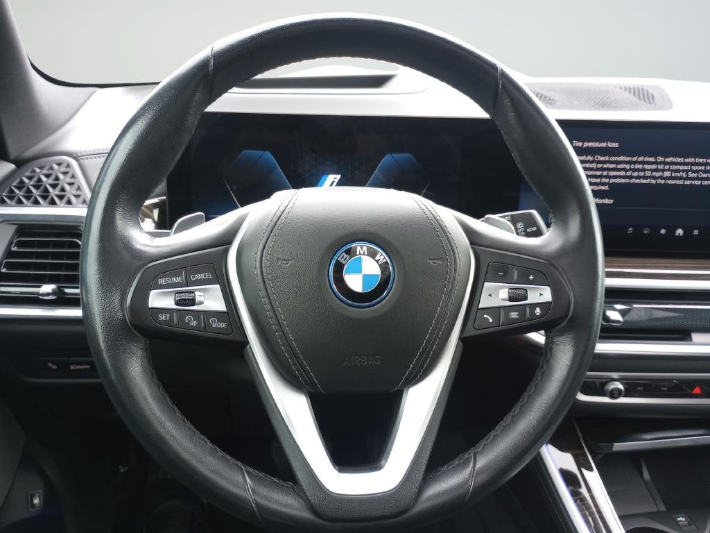BMW X5 Vehicle Full-screen Gallery Image 37