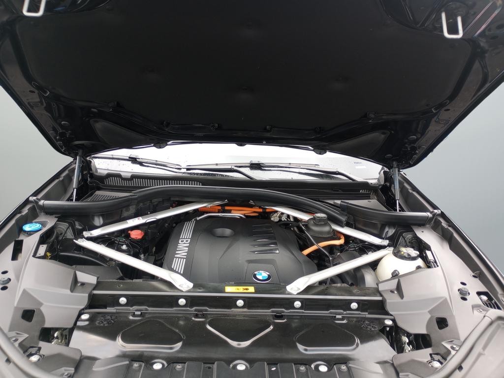 BMW X5 Vehicle Full-screen Gallery Image 39