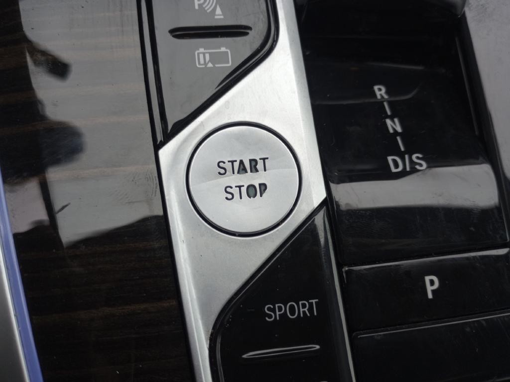 BMW X5 Vehicle Full-screen Gallery Image 41