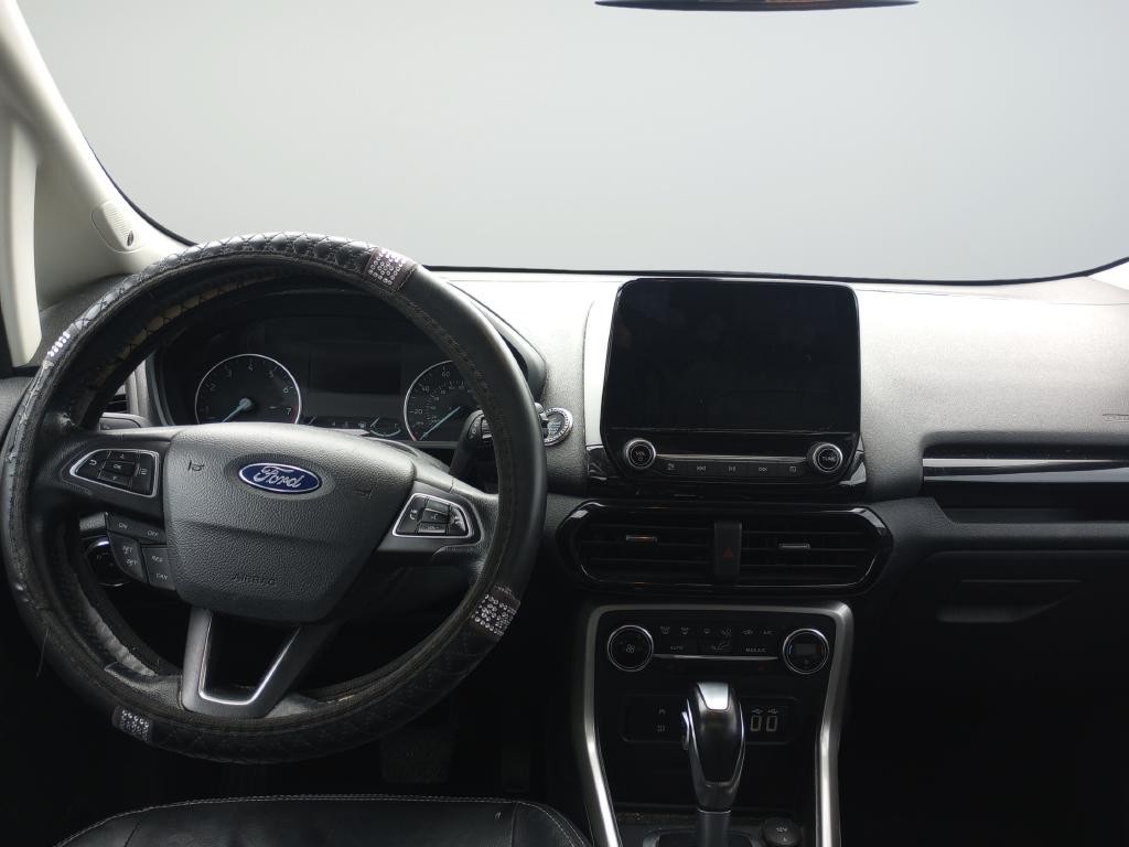 Ford EcoSport Vehicle Full-screen Gallery Image 09