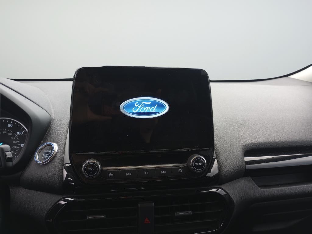 Ford EcoSport Vehicle Full-screen Gallery Image 14