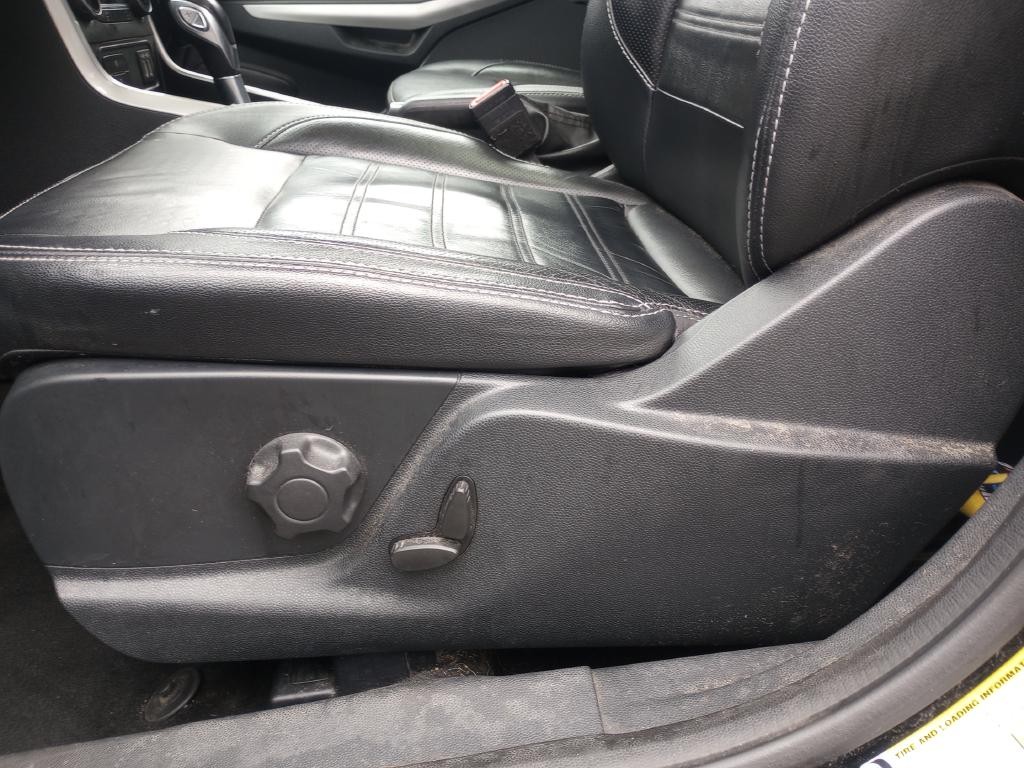 Ford EcoSport Vehicle Full-screen Gallery Image 18