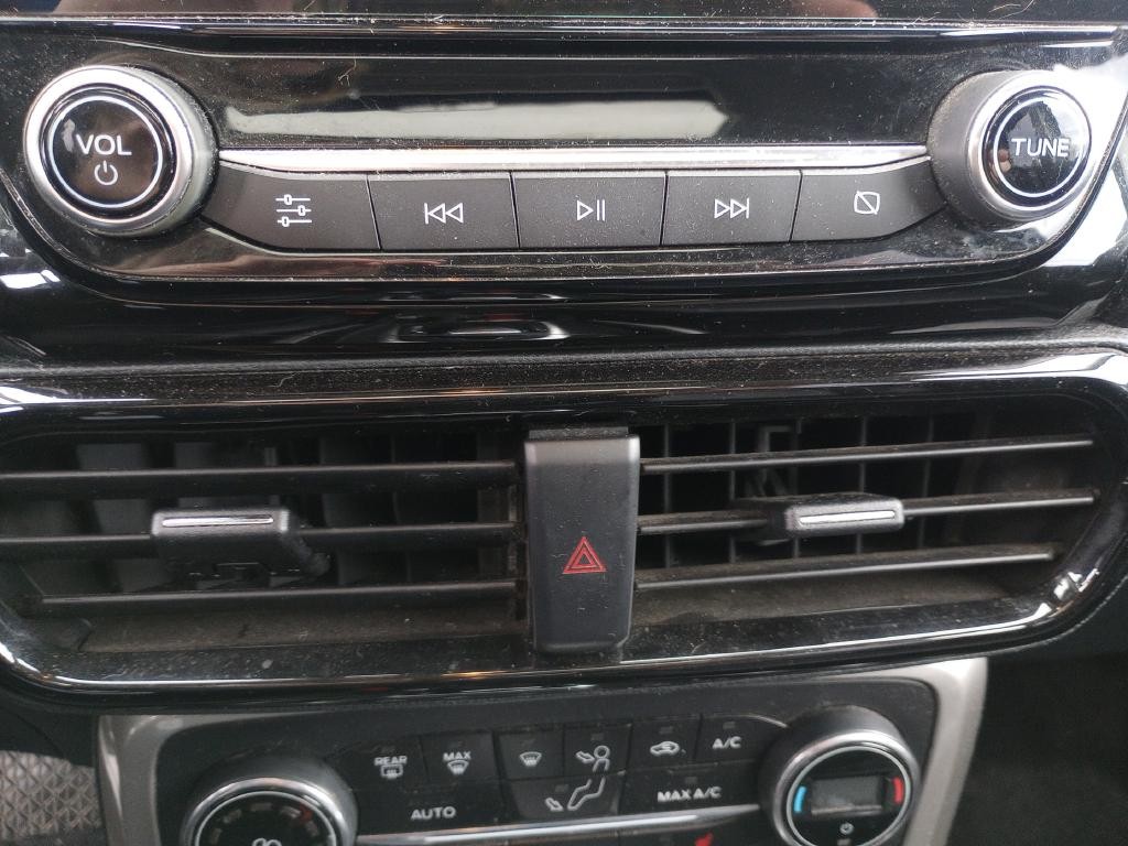Ford EcoSport Vehicle Full-screen Gallery Image 21