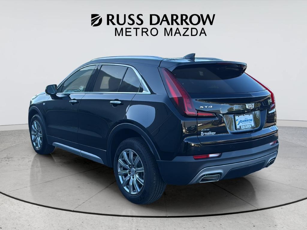 Cadillac XT4 Vehicle Full-screen Gallery Image 03