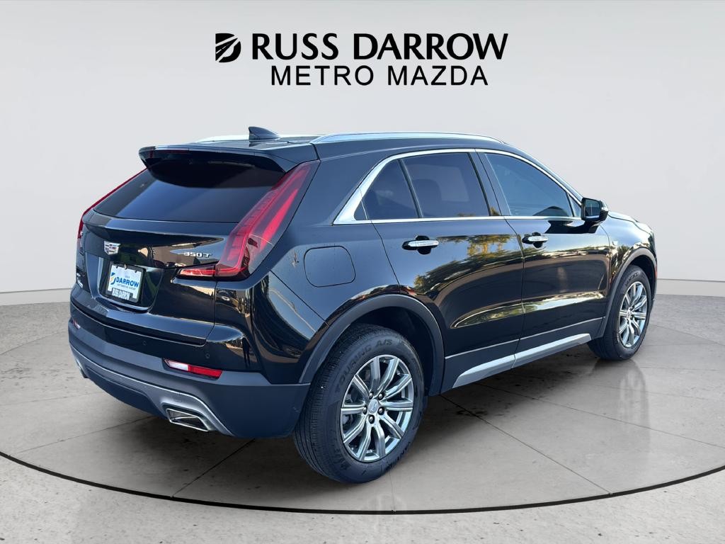 Cadillac XT4 Vehicle Full-screen Gallery Image 05