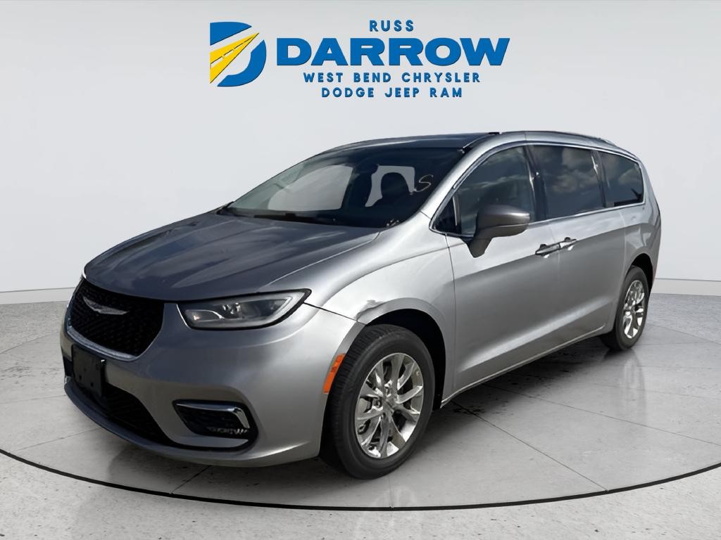 Chrysler Pacifica Vehicle Full-screen Gallery Image 01
