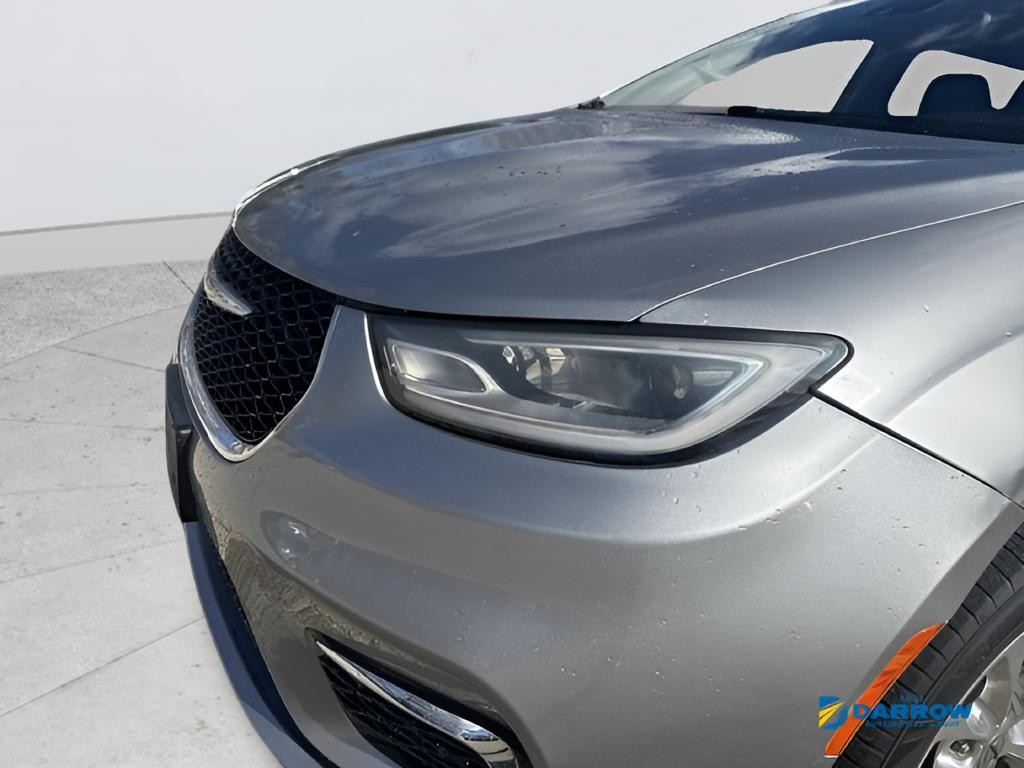 Chrysler Pacifica Vehicle Full-screen Gallery Image 21