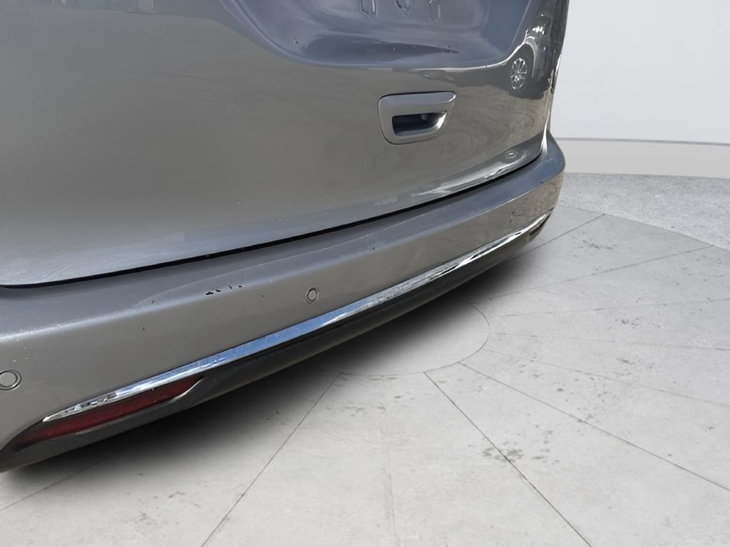 Chrysler Pacifica Vehicle Full-screen Gallery Image 24