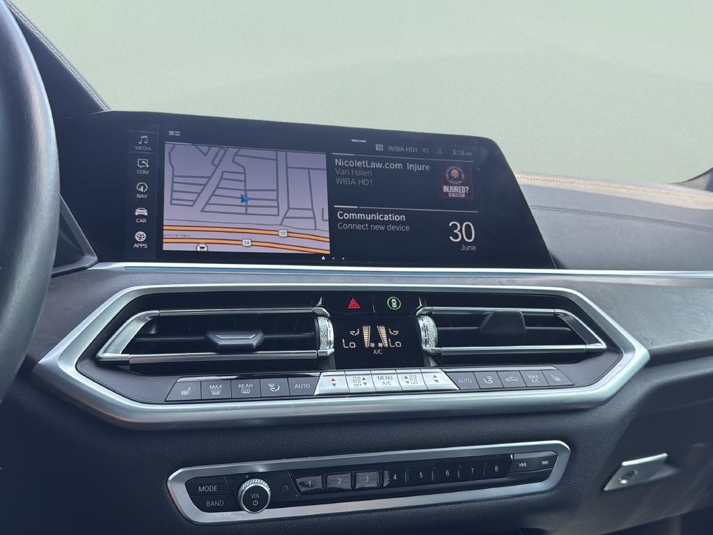 BMW X5 Vehicle Full-screen Gallery Image 11