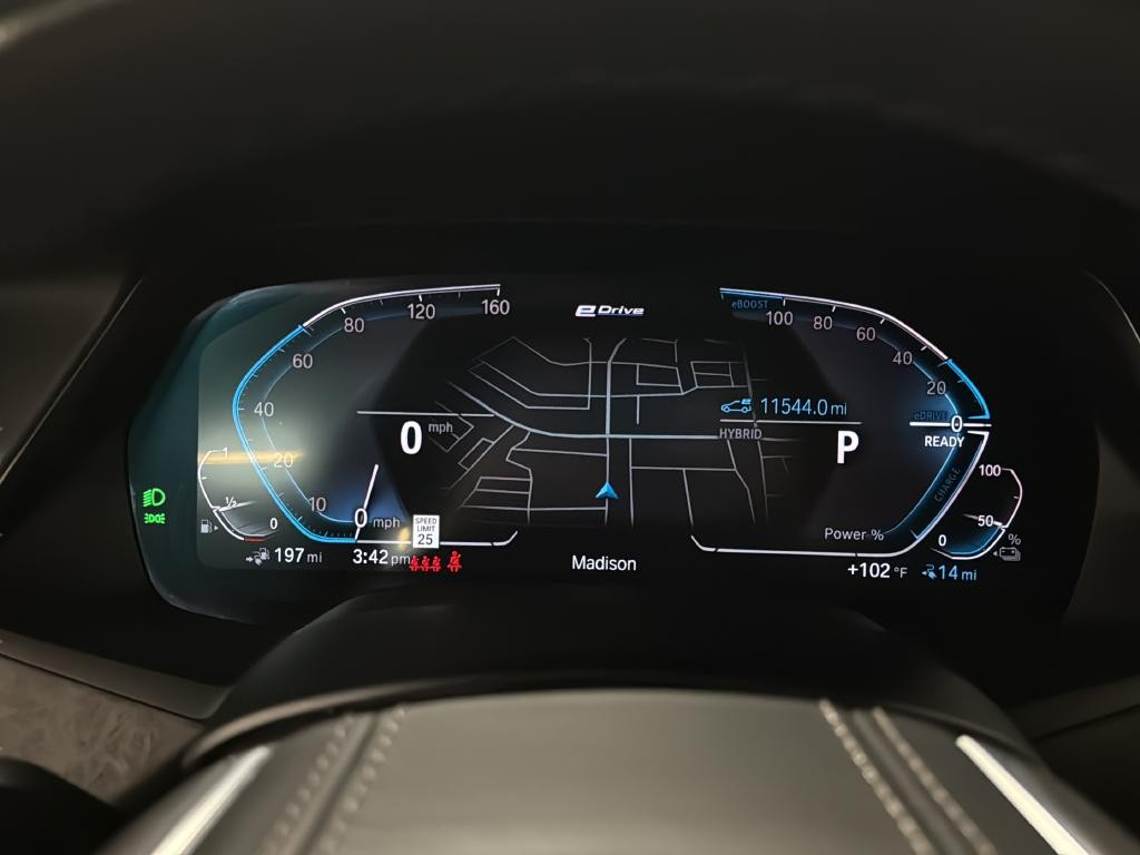 BMW X5 Vehicle Full-screen Gallery Image 18