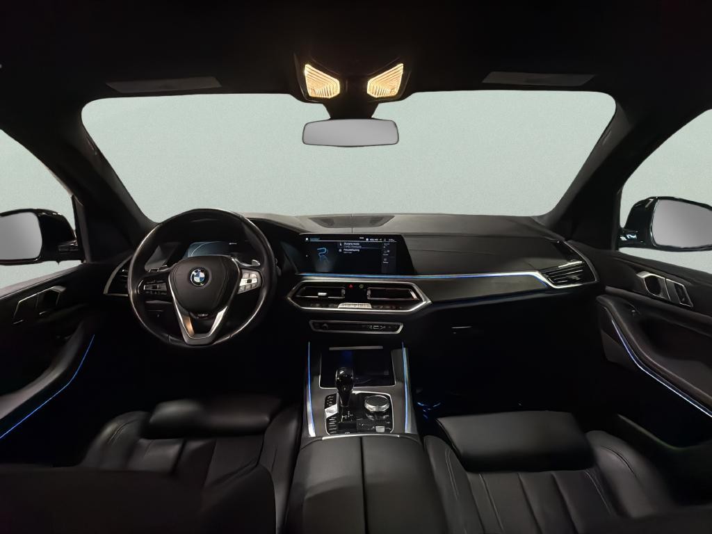 BMW X5 Vehicle Full-screen Gallery Image 19