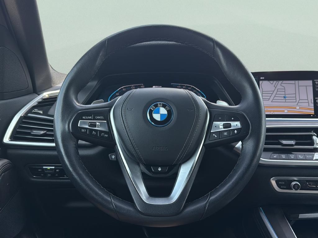 BMW X5 Vehicle Full-screen Gallery Image 23