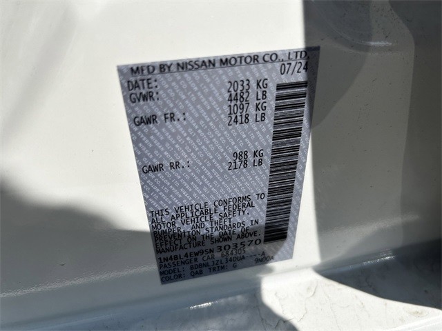 Nissan Altima Vehicle Full-screen Gallery Image 29