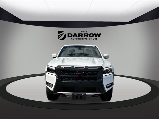 Nissan Frontier Vehicle Full-screen Gallery Image 2