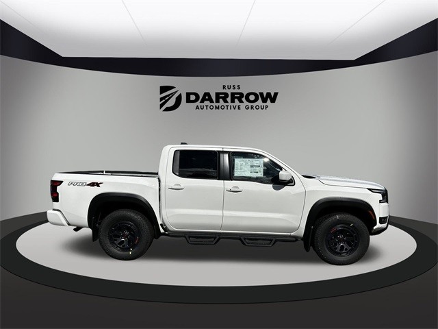 Nissan Frontier Vehicle Full-screen Gallery Image 6