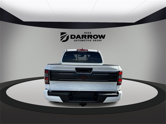 Nissan Frontier Vehicle Full-screen Gallery Image 7