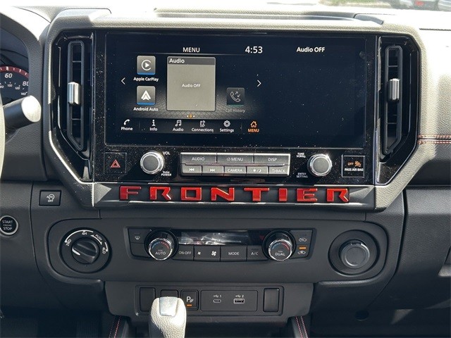 Nissan Frontier Vehicle Full-screen Gallery Image 17