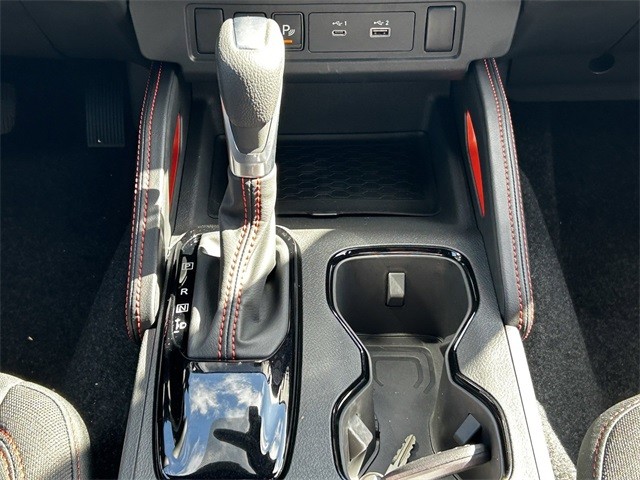 Nissan Frontier Vehicle Full-screen Gallery Image 20