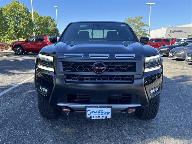 Nissan Frontier Vehicle Full-screen Gallery Image 2