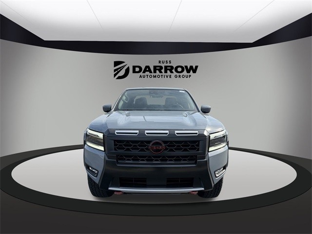 Nissan Frontier Vehicle Full-screen Gallery Image 2