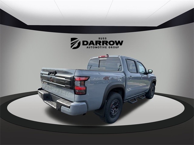 Nissan Frontier Vehicle Full-screen Gallery Image 5