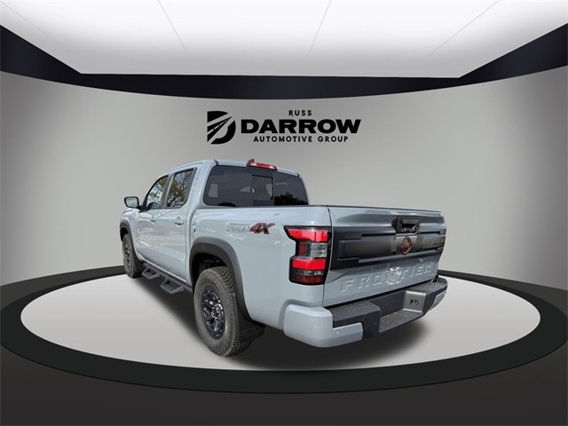 Nissan Frontier Vehicle Full-screen Gallery Image 7