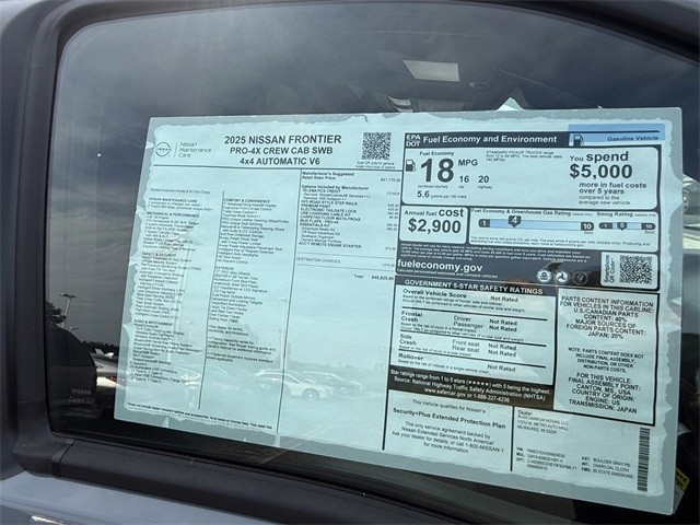 Nissan Frontier Vehicle Full-screen Gallery Image 10