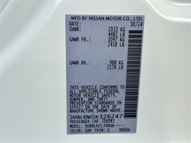 Nissan Altima Vehicle Full-screen Gallery Image 30