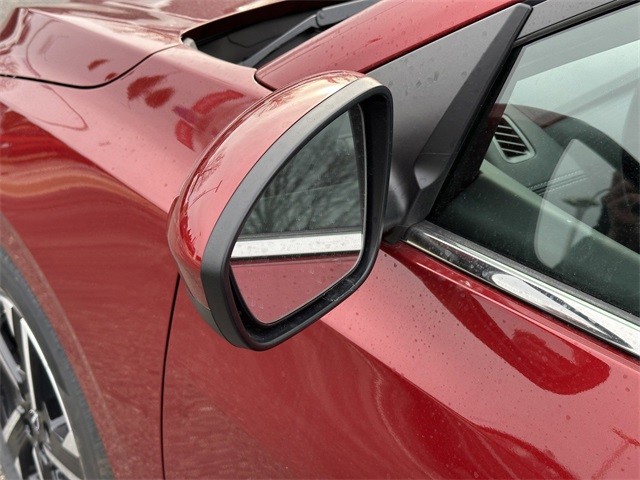 Nissan Sentra Vehicle Full-screen Gallery Image 11