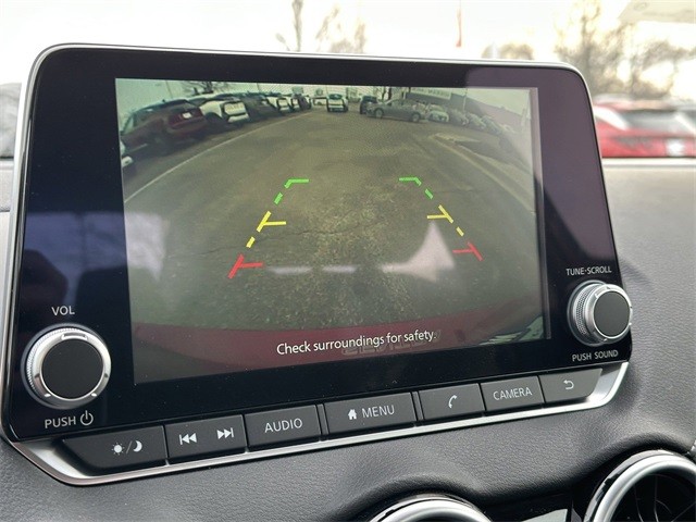 Nissan Sentra Vehicle Full-screen Gallery Image 20