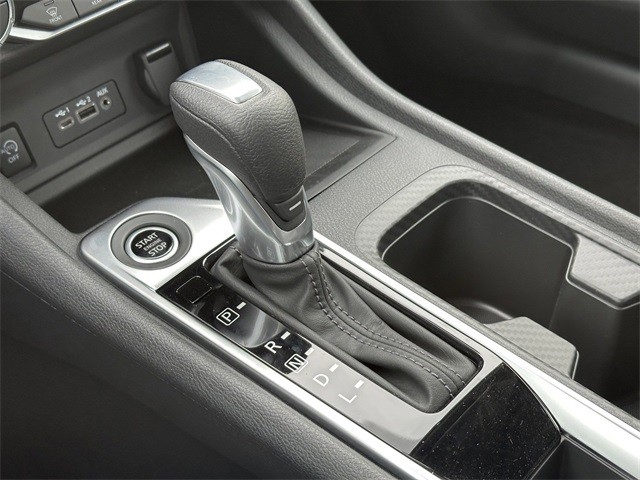 Nissan Sentra Vehicle Full-screen Gallery Image 21