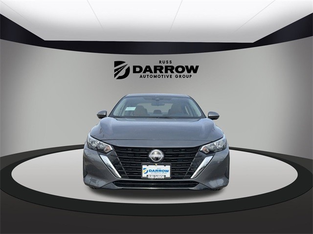 Nissan Sentra Vehicle Full-screen Gallery Image 2